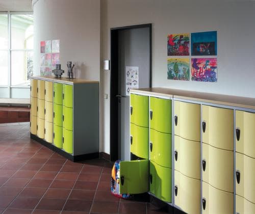 C+P Schließfachschrank Resisto, 5 Fächer
