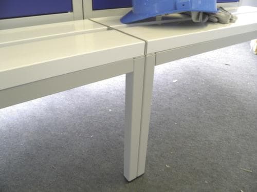 PAVOY Umkleideschrank Basis mit Sitzbank, Abteilbreite 300 mm